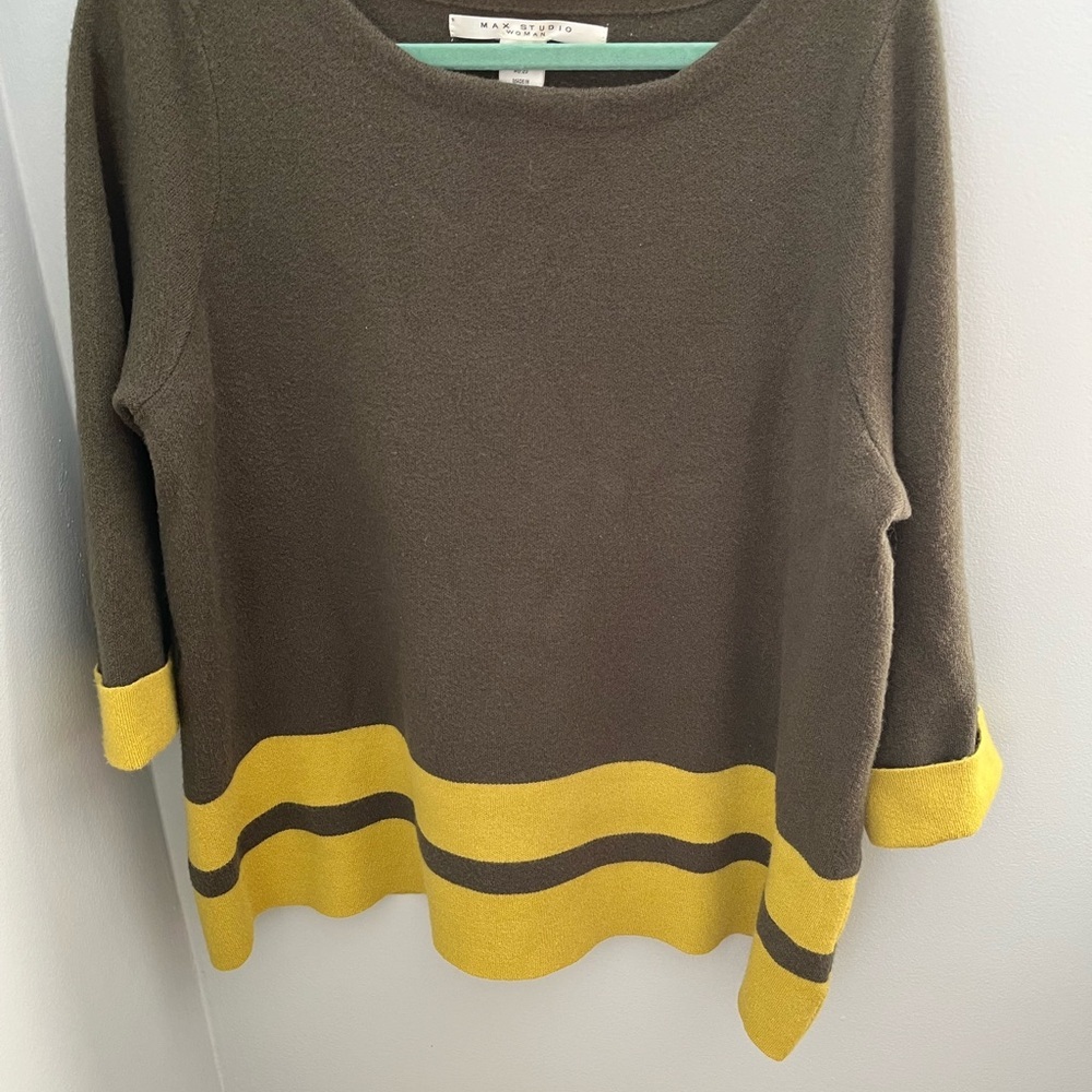 Max‎ studio Olive and Yellow Sweater